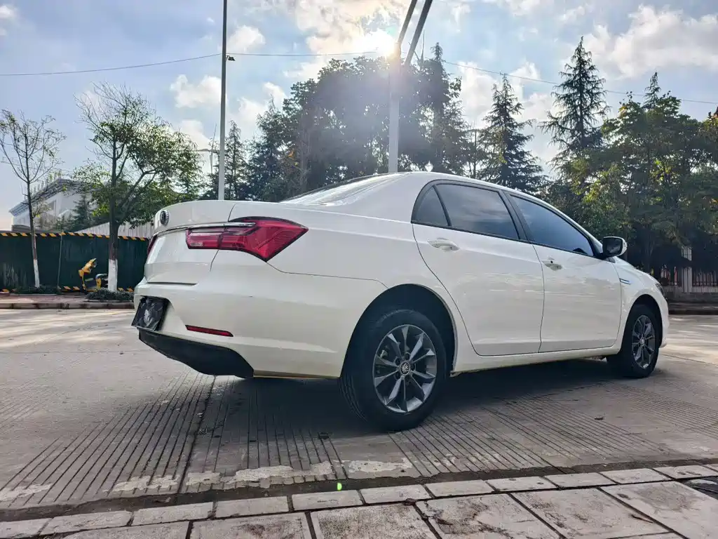 BYD Qin — фото 6