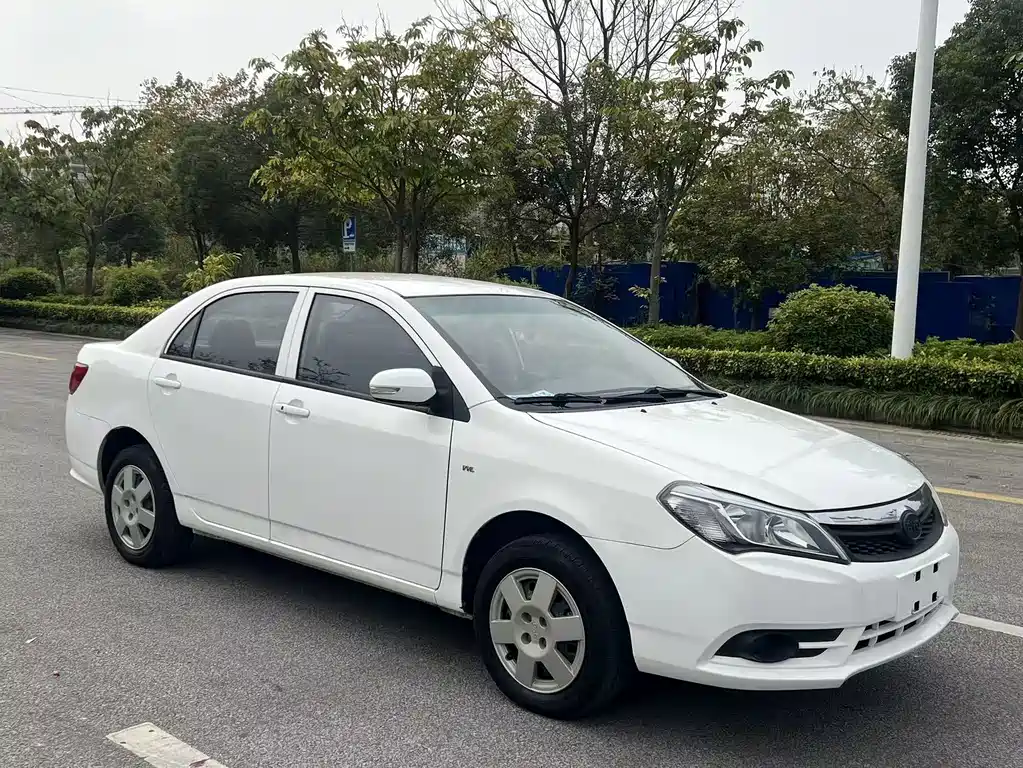 BYD F3 — фото 3