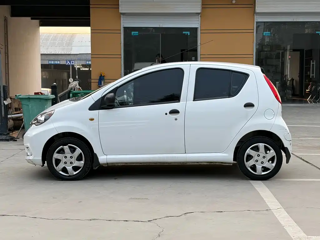 BYD F0 — фото 15
