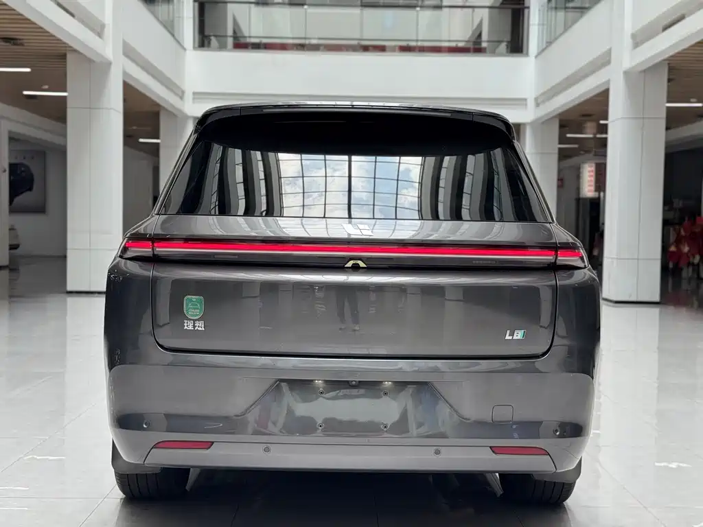 Li Auto Li L8 — фото 6