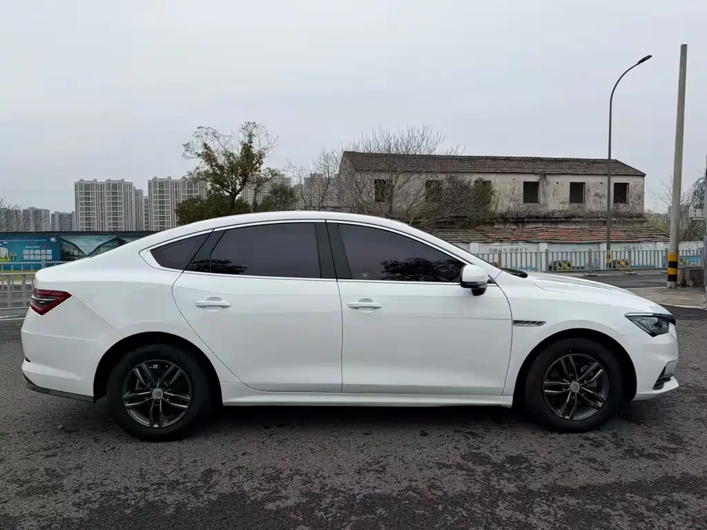 BYD Qin Pro — фото 11