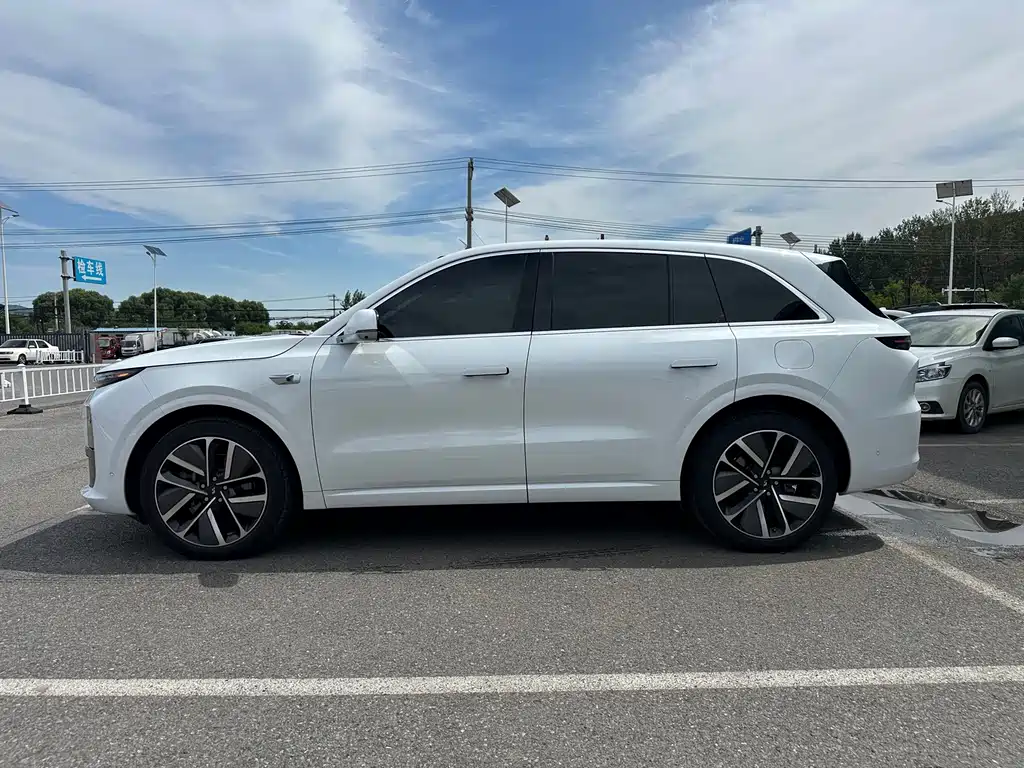 Li Auto Li L6 — фото 3