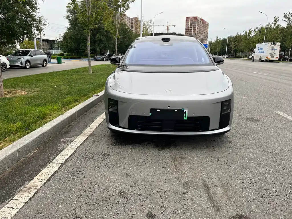 Li Auto Li i8 — фото 2