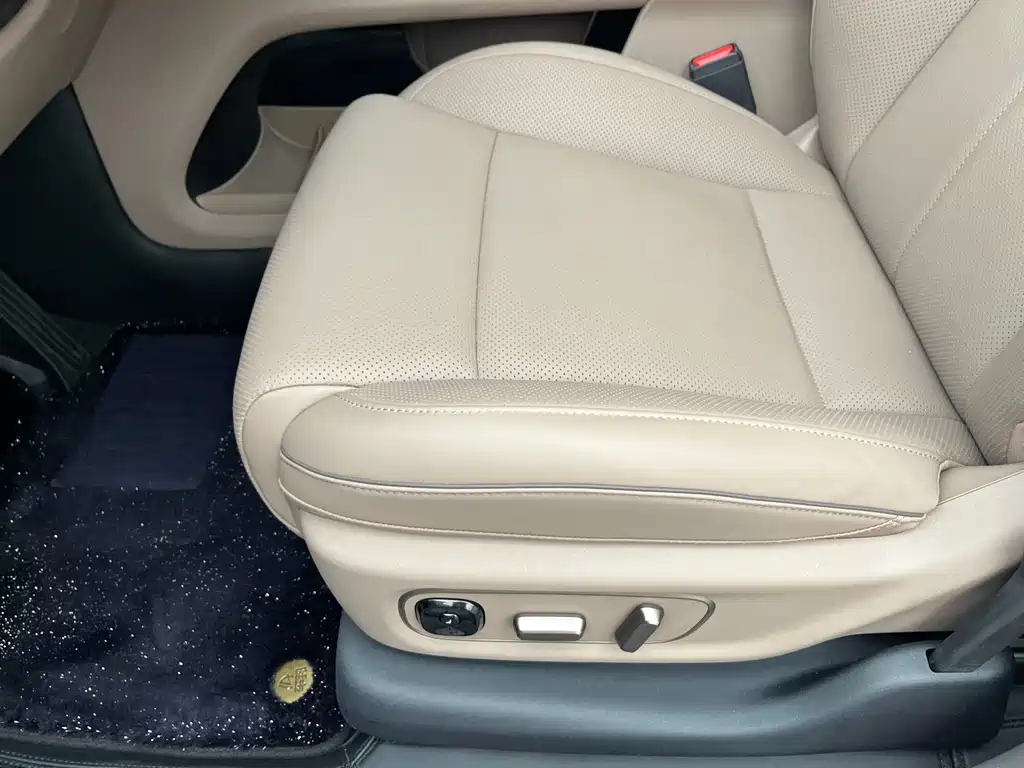 Li Auto Li i8 — фото 10