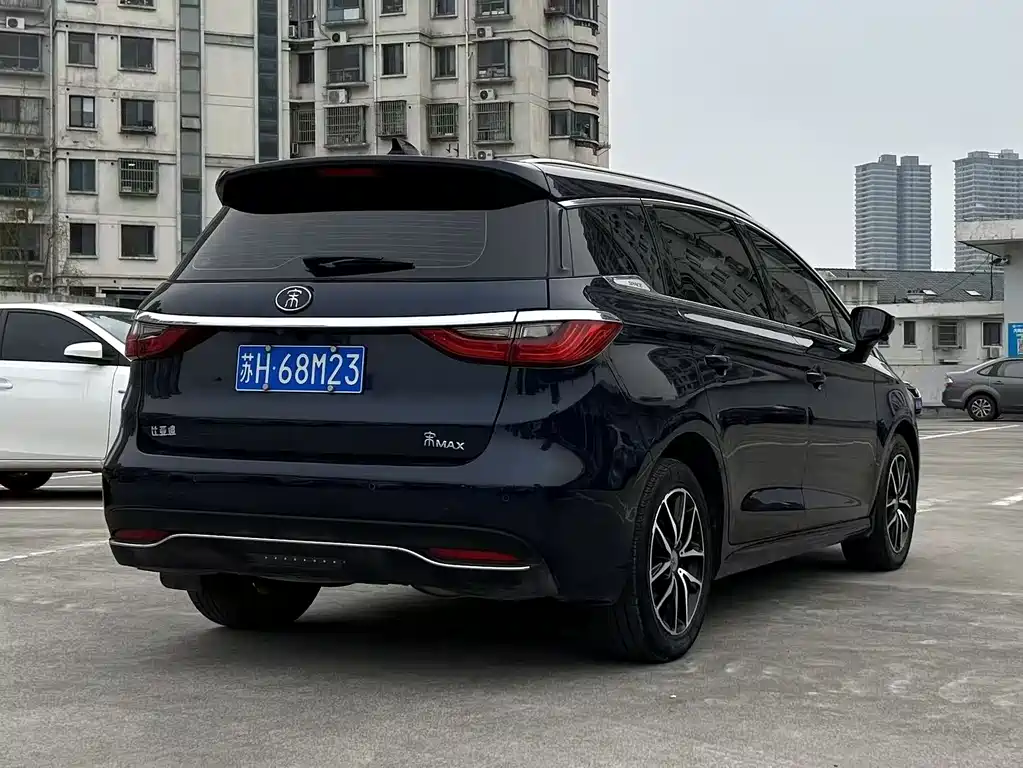 BYD MAX — фото 8