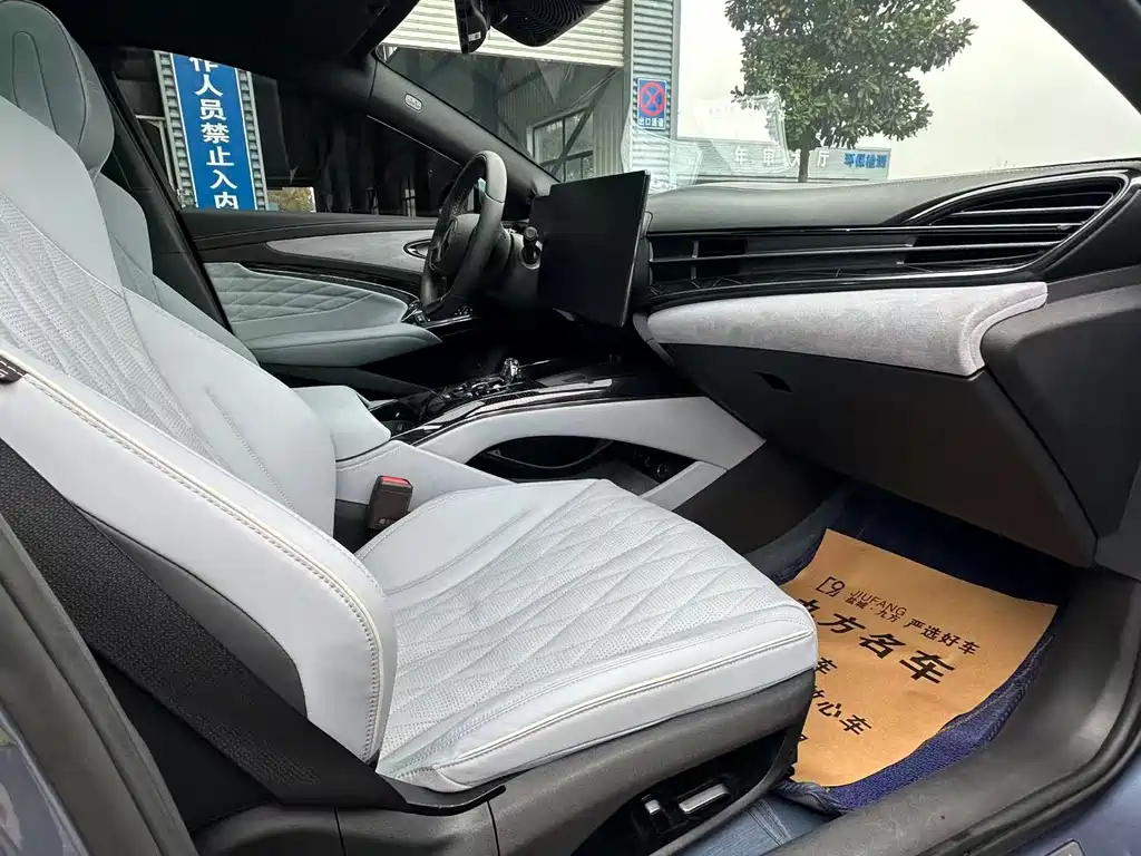 BYD Seal — фото 8