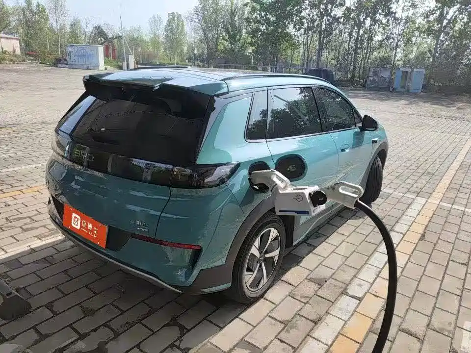 BYD Sealion 05 EV — фото 4