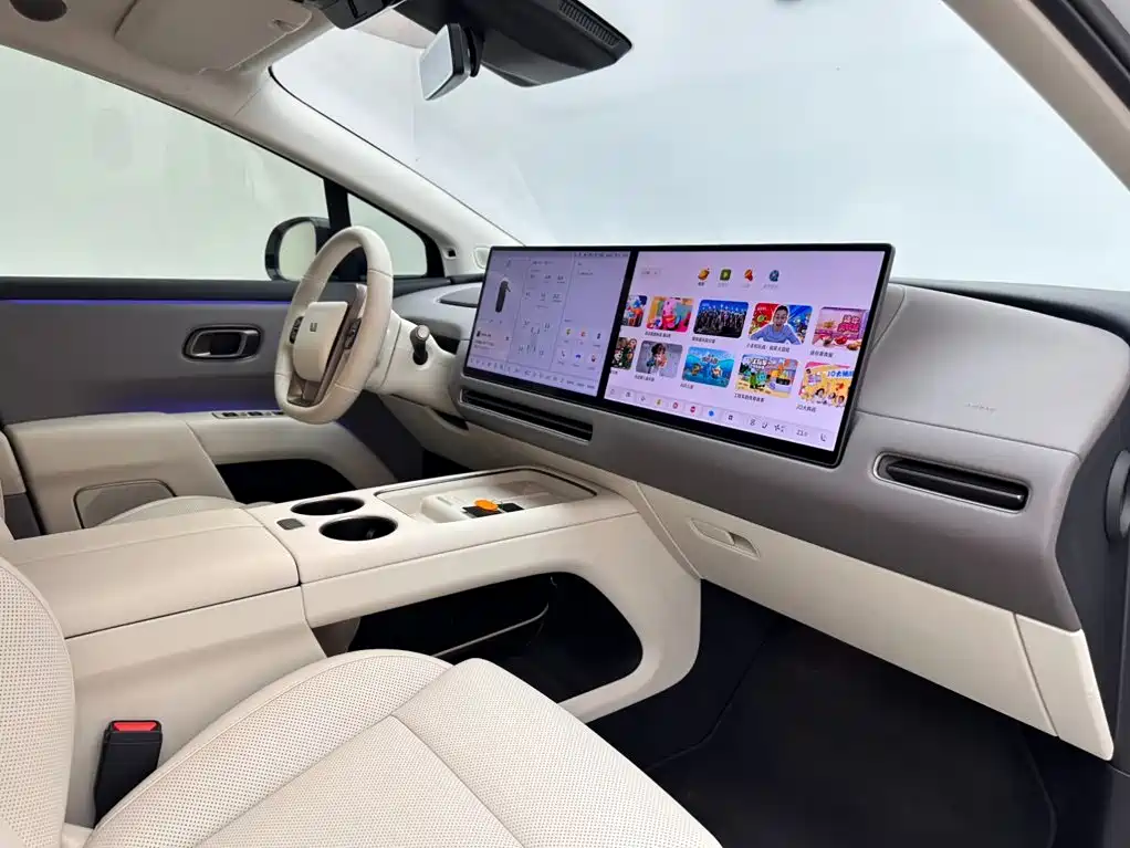 Li Auto Li i8 — фото 11