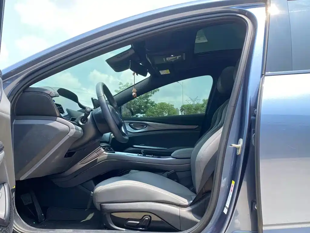 BYD Seal — фото 4