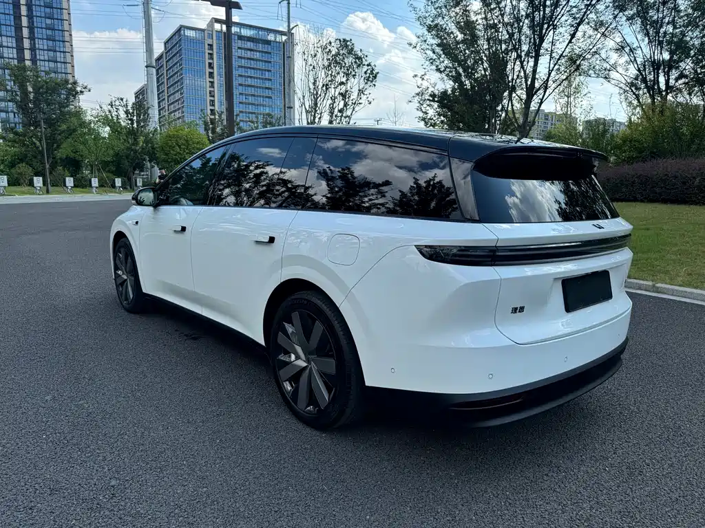 Li Auto Li i8 — фото 5