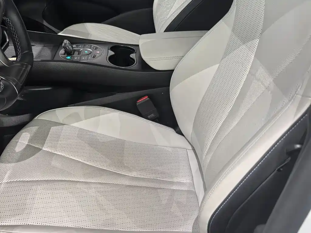 BYD Seal 05 DM-i — фото 3