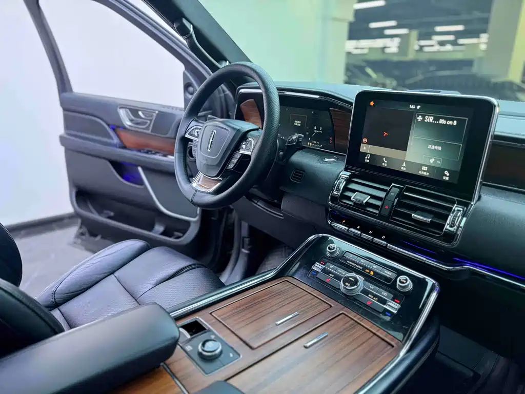 Lincoln Navigator — фото 11