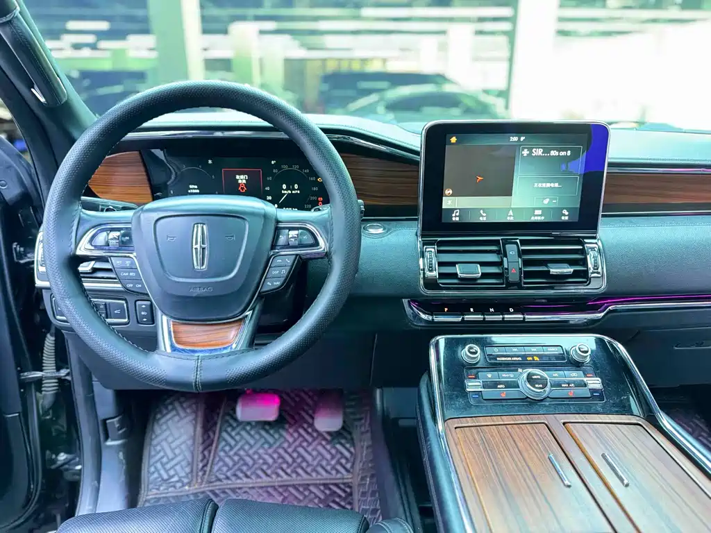 Lincoln Navigator — фото 15