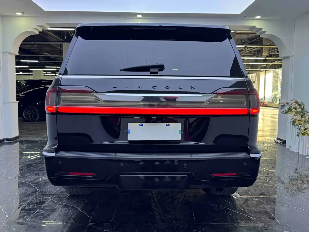 Lincoln Navigator — фото 17