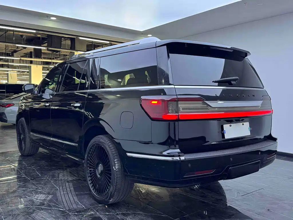 Lincoln Navigator — фото 18