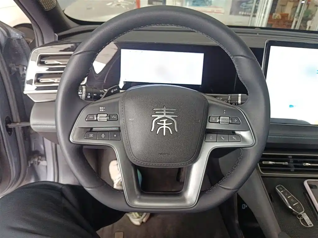 BYD Qin L — фото 11