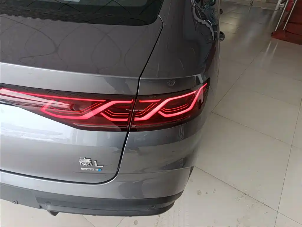 BYD Qin L — фото 8