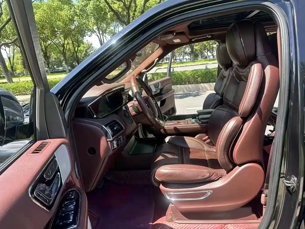Lincoln Navigator — фото 9