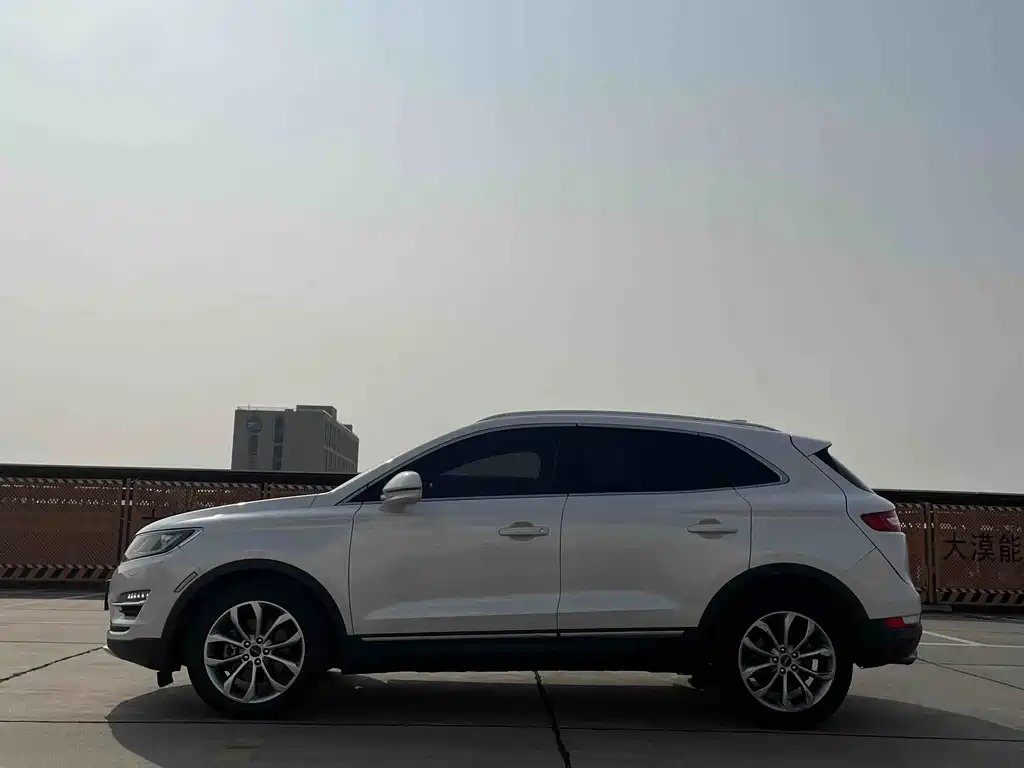 Lincoln MKC — фото 13