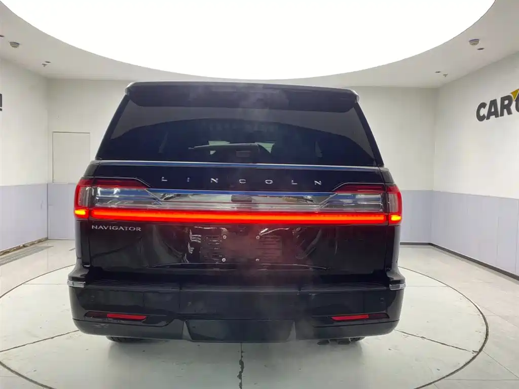 Lincoln Navigator — фото 6