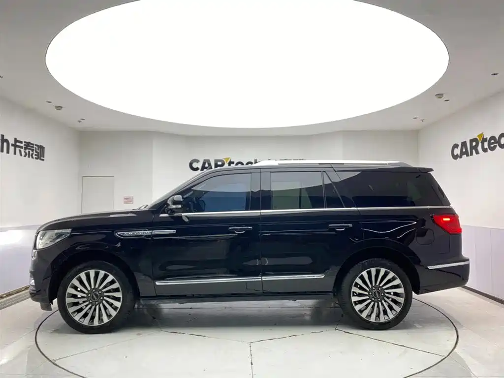 Lincoln Navigator — фото 8