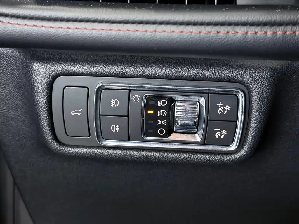 Lincoln Aviator — фото 11