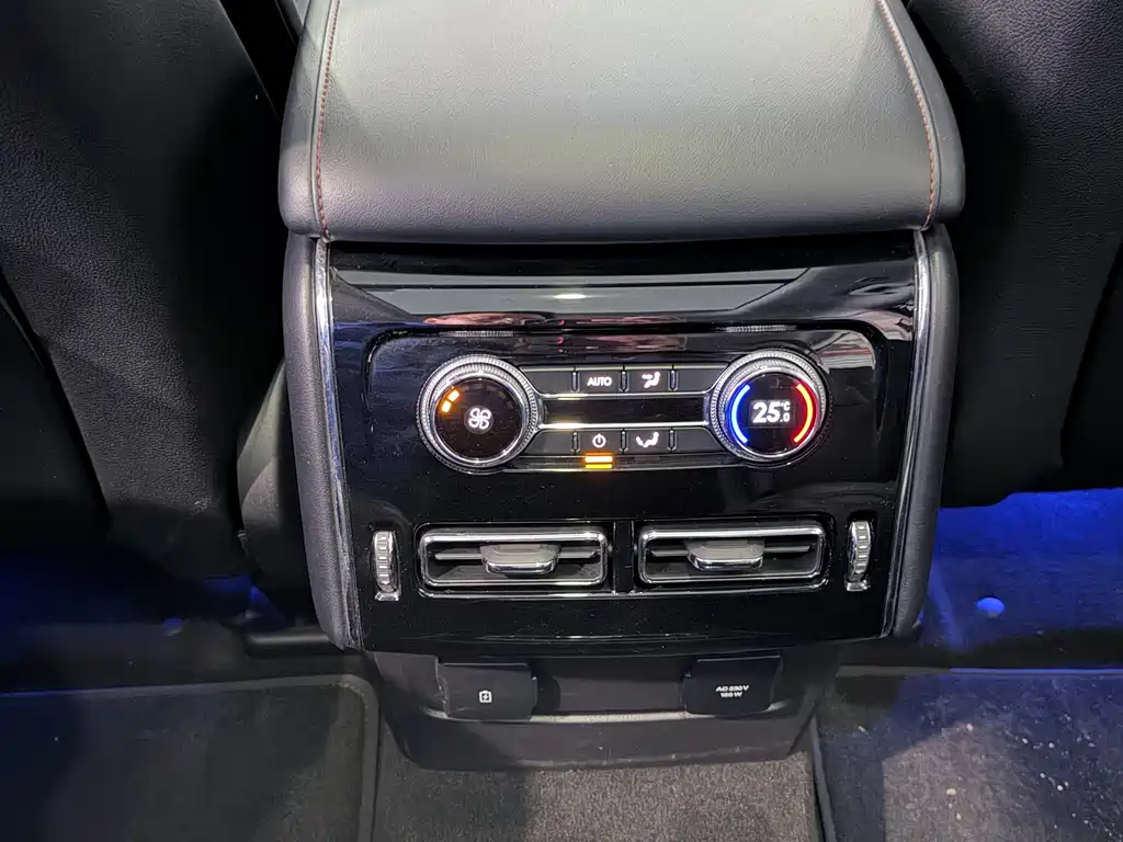 Lincoln Aviator — фото 18