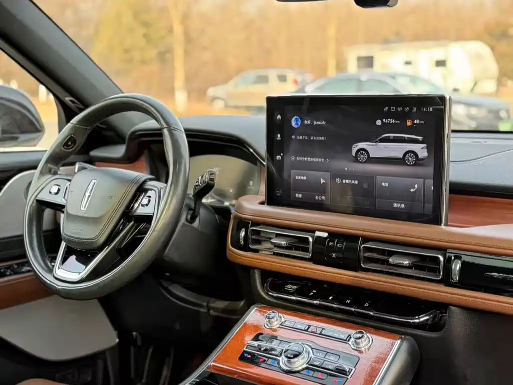 Lincoln Aviator — фото 11