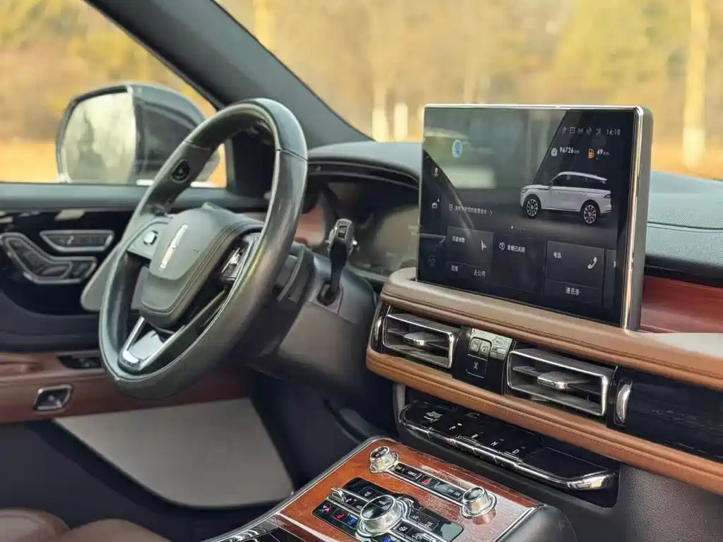 Lincoln Aviator — фото 12