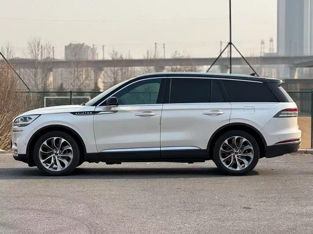 Lincoln Aviator — фото 3