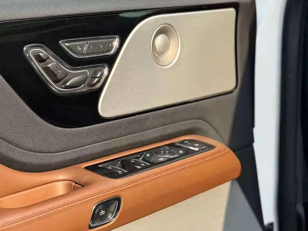 Lincoln Aviator — фото 9