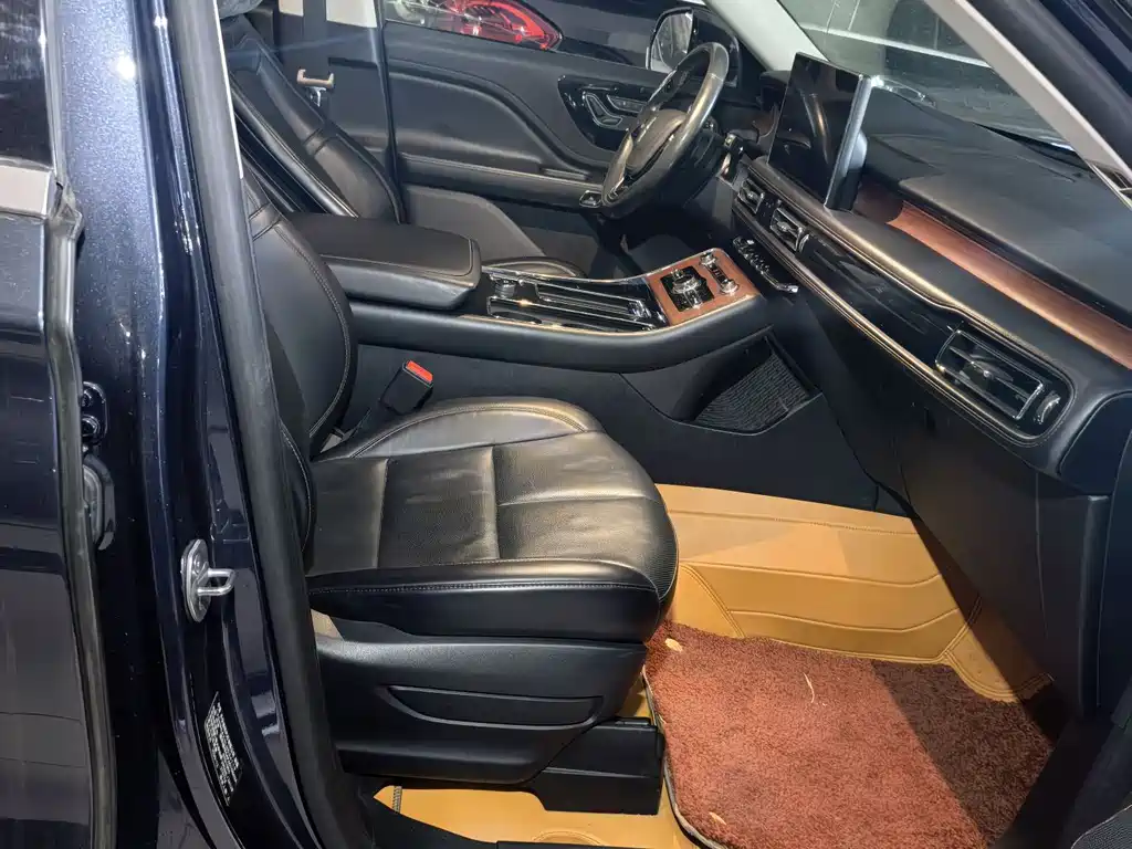 Lincoln Aviator — фото 13