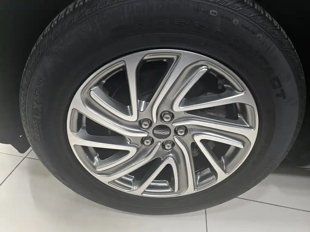 Lincoln Aviator — фото 14
