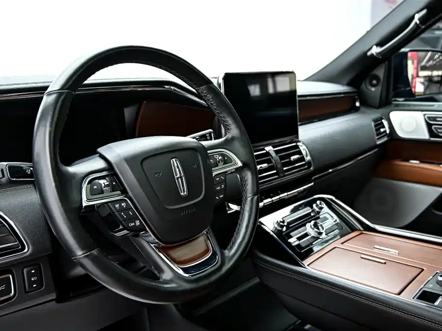 Lincoln Navigator — фото 14