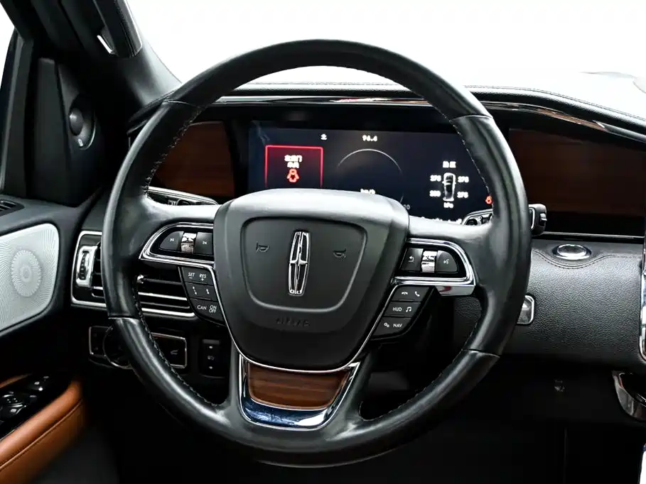 Lincoln Navigator — фото 19