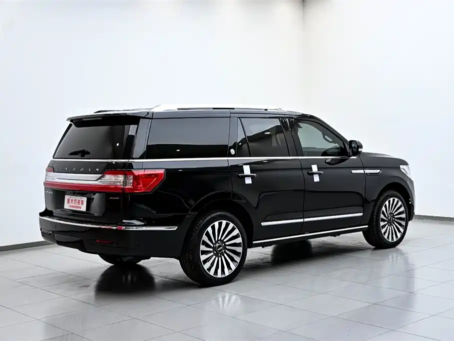 Lincoln Navigator — фото 7