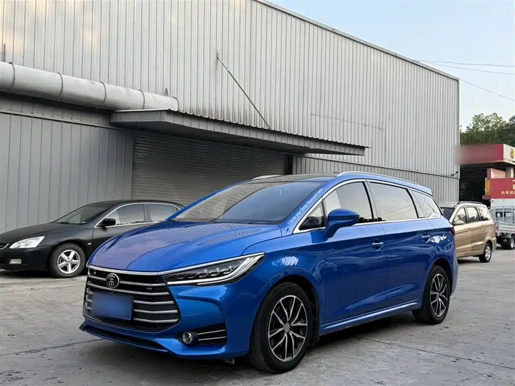 BYD MAX — фото 2