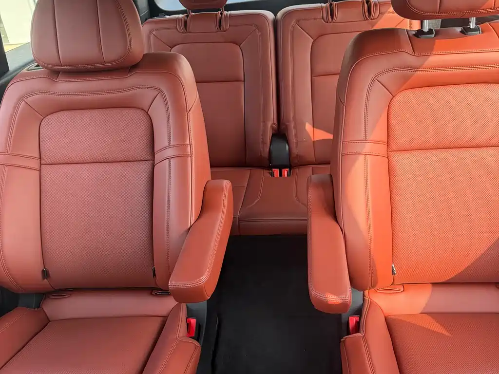 Lincoln Aviator — фото 10
