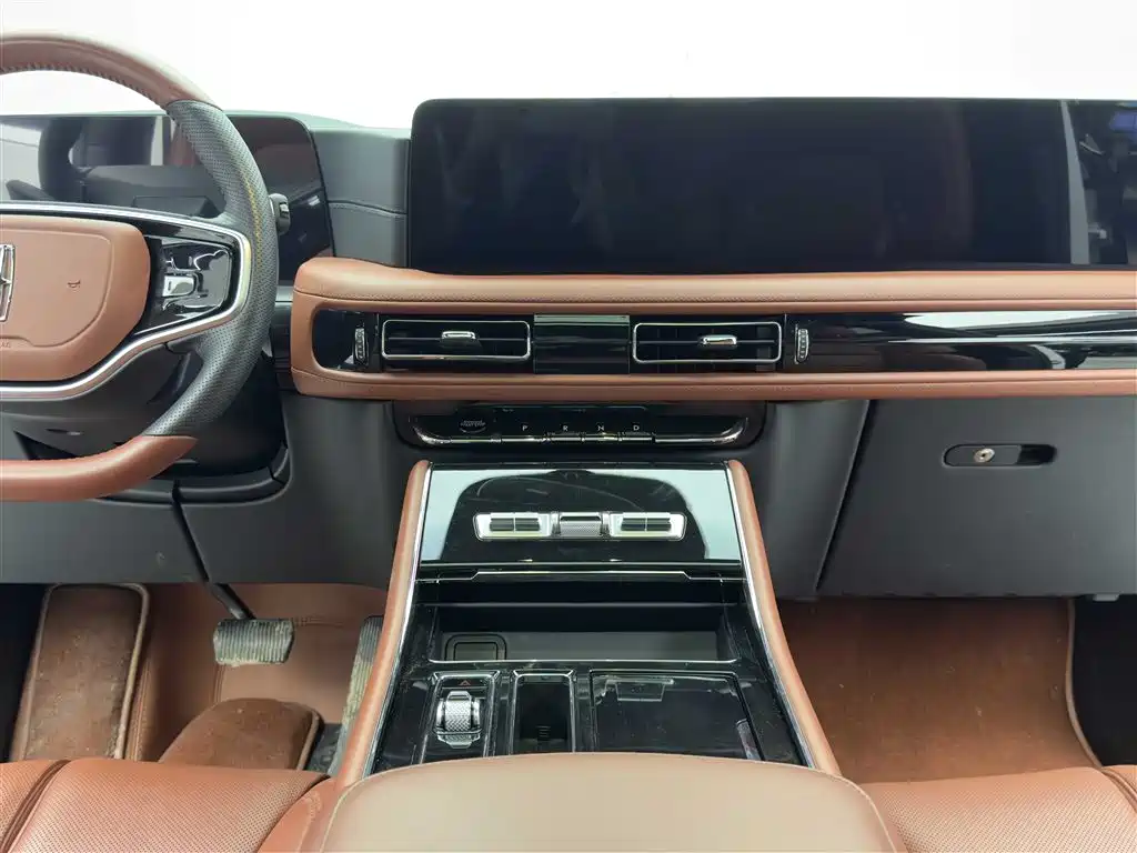 Lincoln Aviator — фото 10