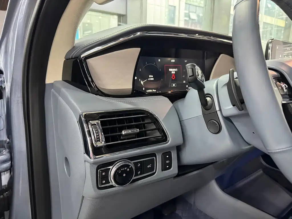 Lincoln Navigator — фото 9