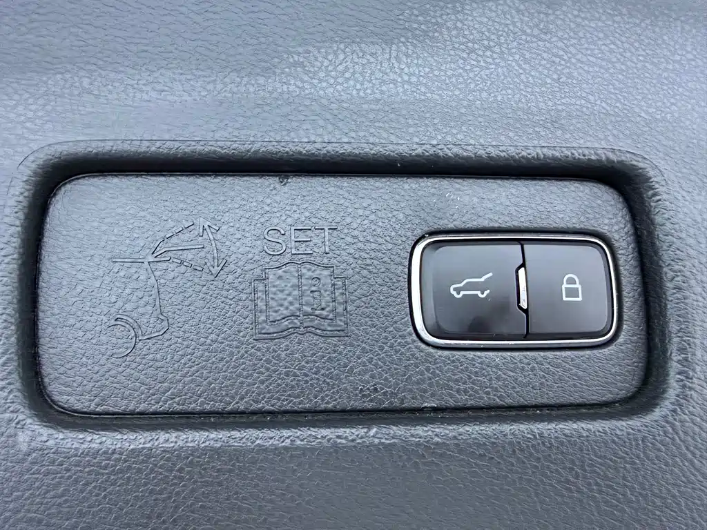 Lincoln Aviator — фото 11