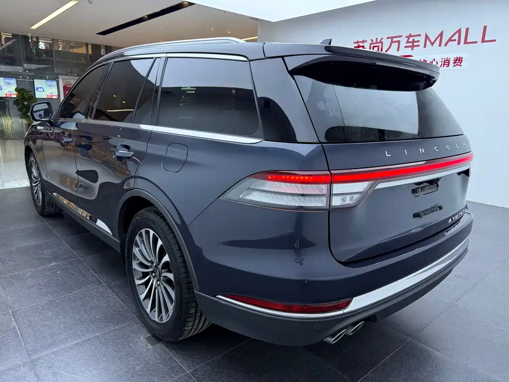 Lincoln Aviator — фото 14