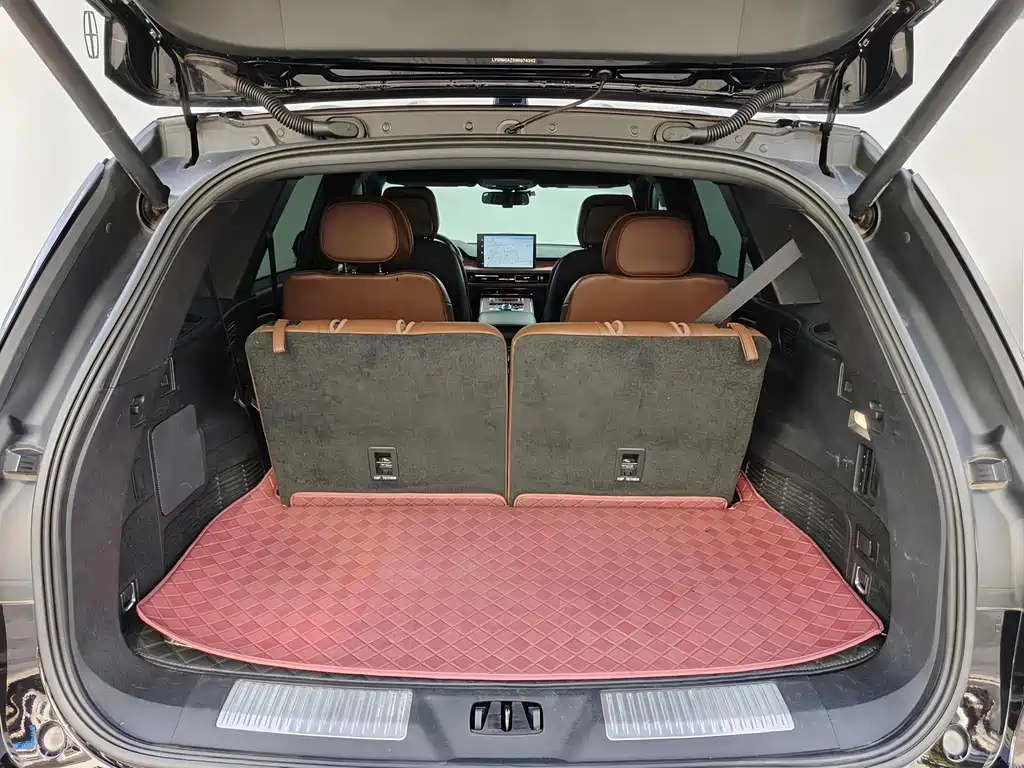 Lincoln Aviator — фото 10