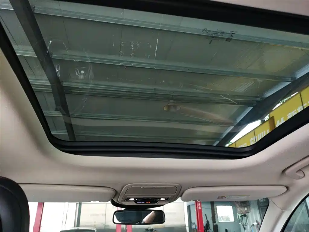 Lincoln Aviator — фото 18
