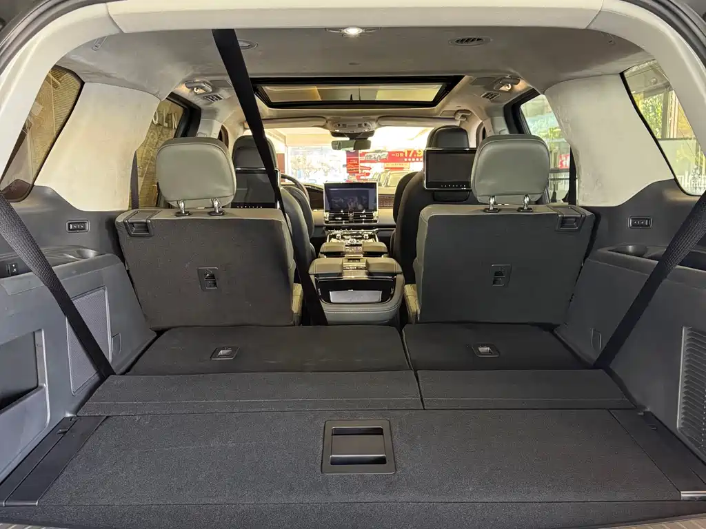 Lincoln Navigator — фото 14