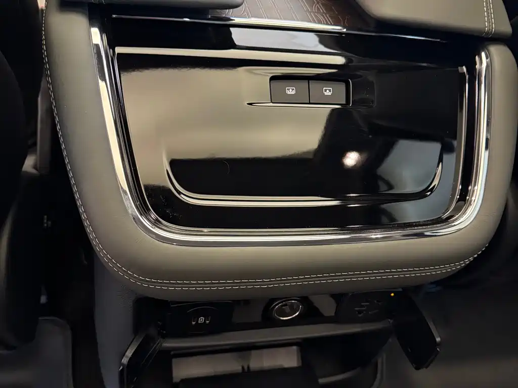 Lincoln Navigator — фото 16