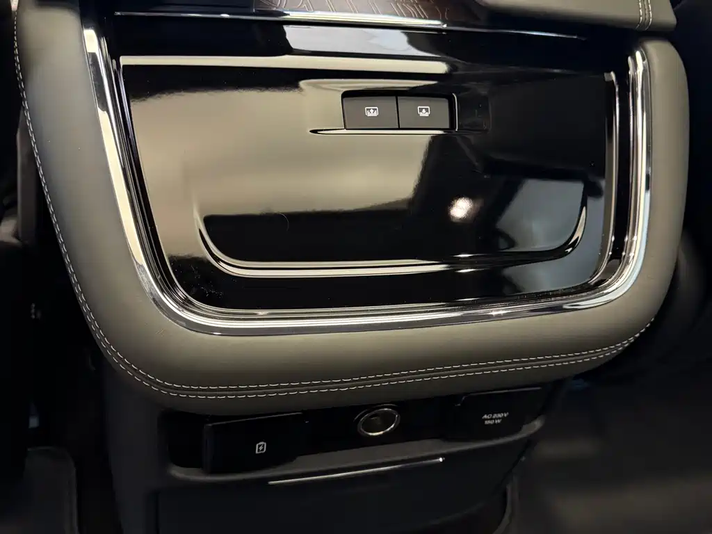 Lincoln Navigator — фото 17