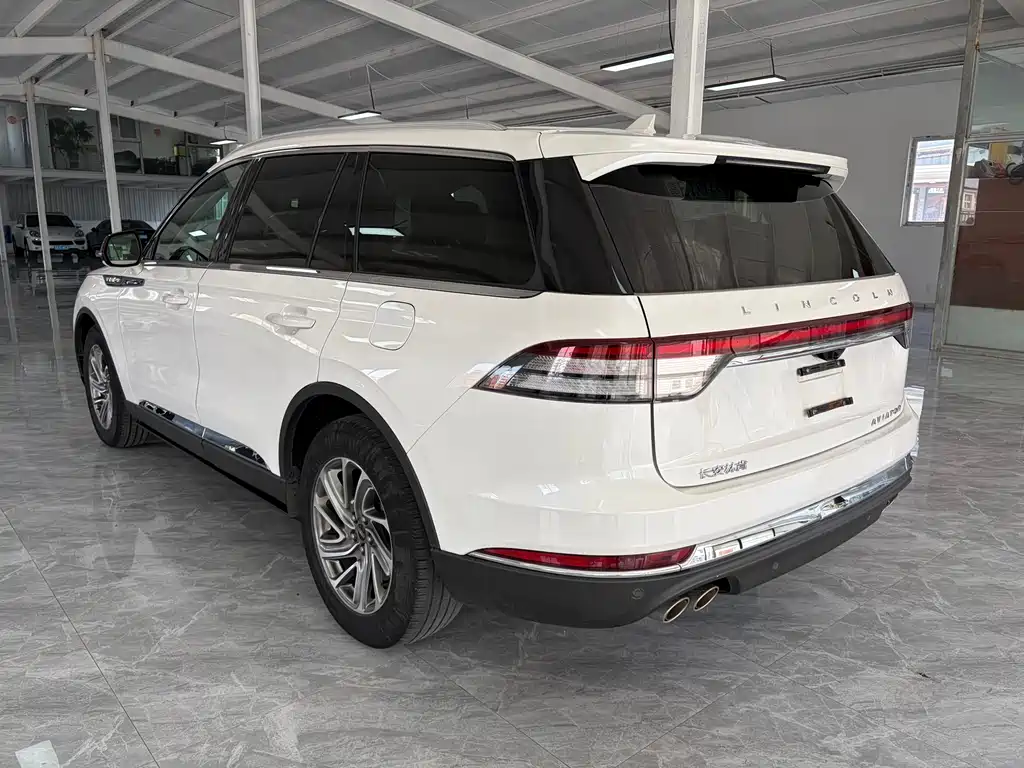 Lincoln Aviator — фото 4