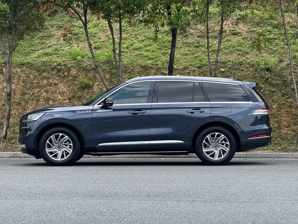 Lincoln Aviator — фото 6