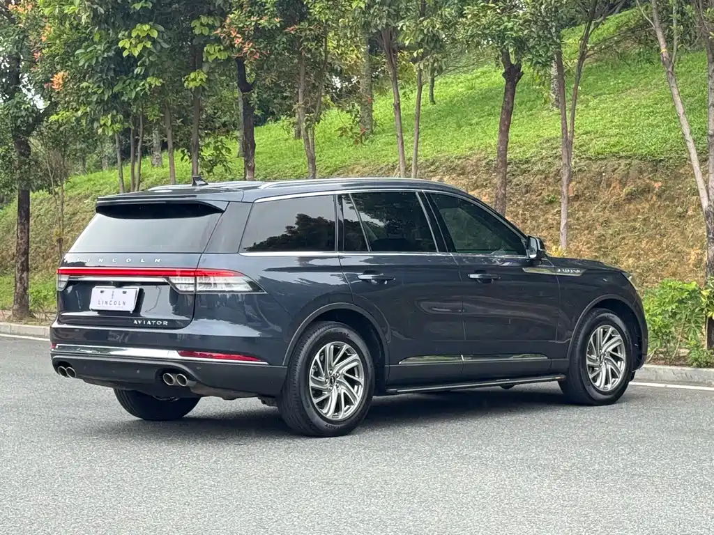 Lincoln Aviator — фото 9